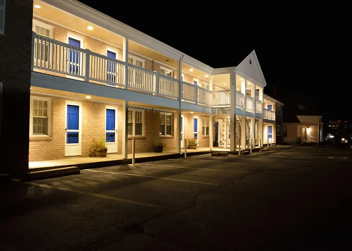 Cape Cod Harbor House Inn