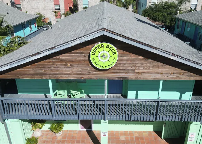 Upper Deck Hotel And Bar - Adults Only