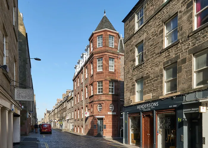 Braid Apartments By Mansley