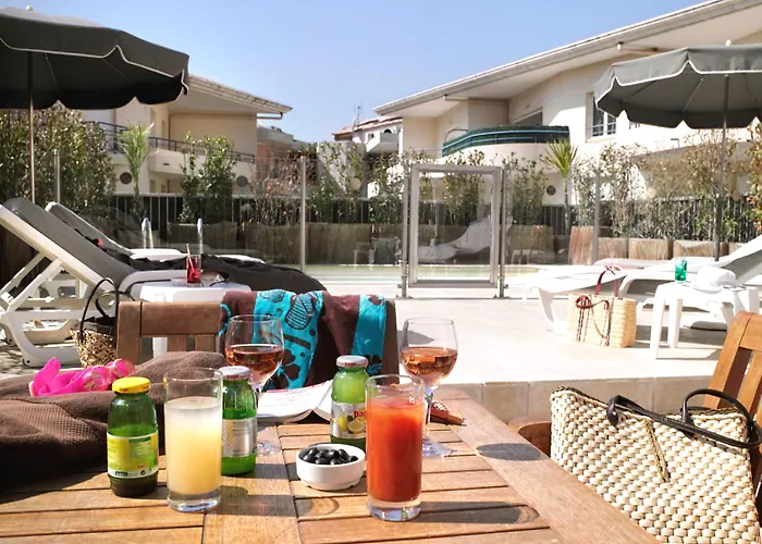 Brit Hotel Confort Le Revest Sainte-Maxime