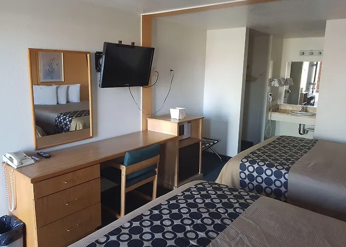 Split Mountain Motel