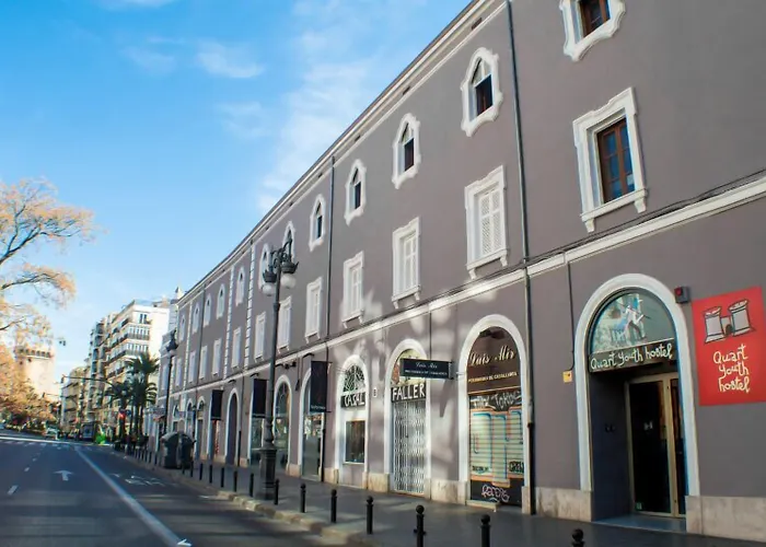 Quart Youth Hostel&Apartments