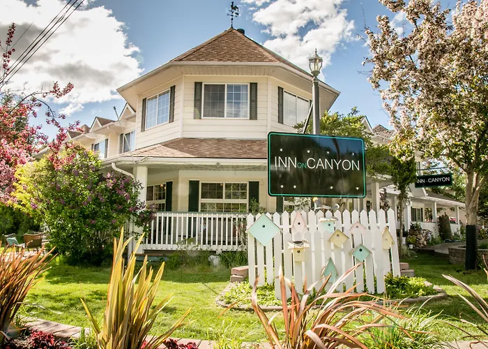 Hotel: Inn On Canyon