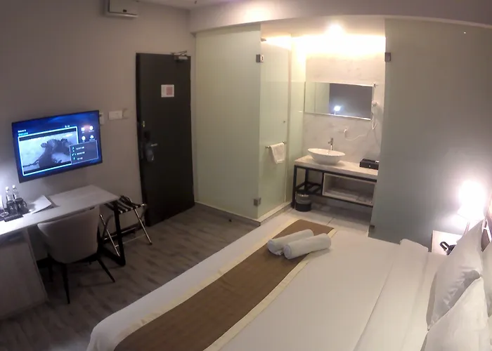 The Leverage Business Hotel
