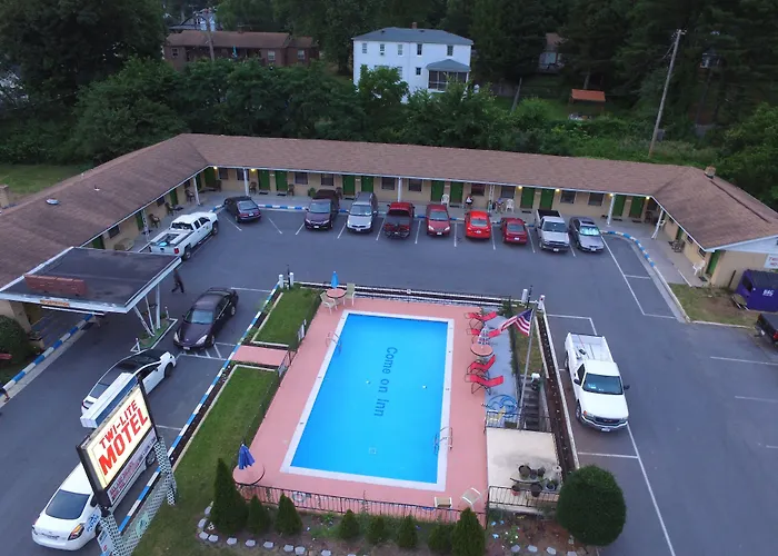 Twi-Lite Inn
