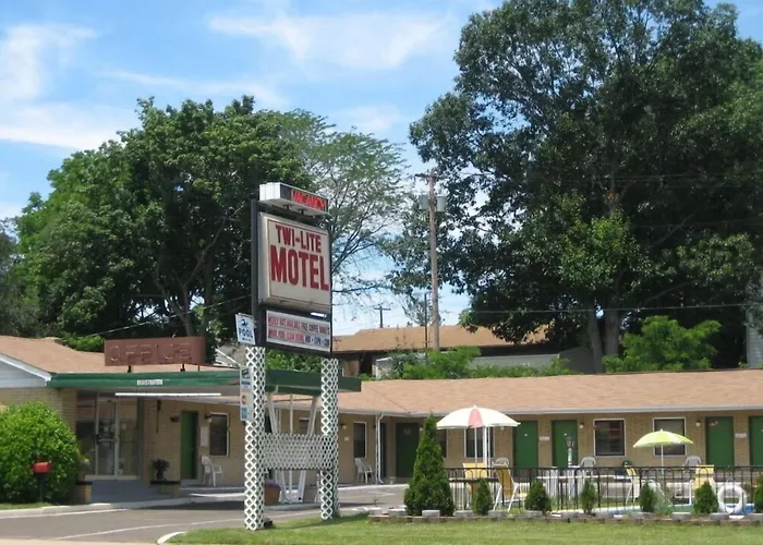 Twi-Lite Inn