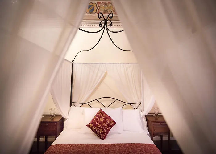 All'ombra della Torre