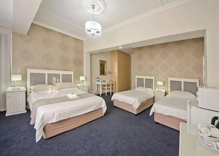 The Russel Hotel
