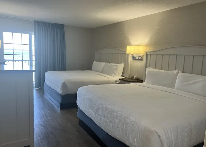 4 star hotel: The Baywatch Resort