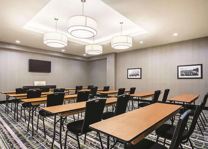 La Quinta Inn & Suites By Wyndham Clifton Park Saratoga Area 1749 Route 9