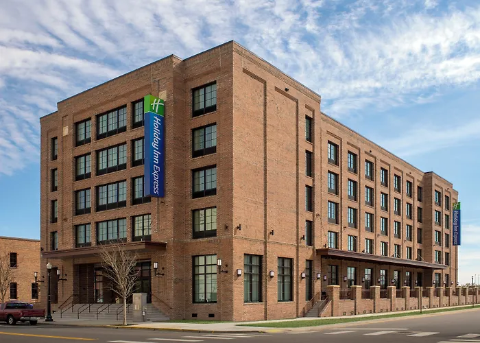 Hotel: Holiday Inn Express Pensacola Downtown By Ihg