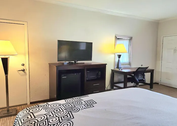 Days Inn By Wyndham Navasota