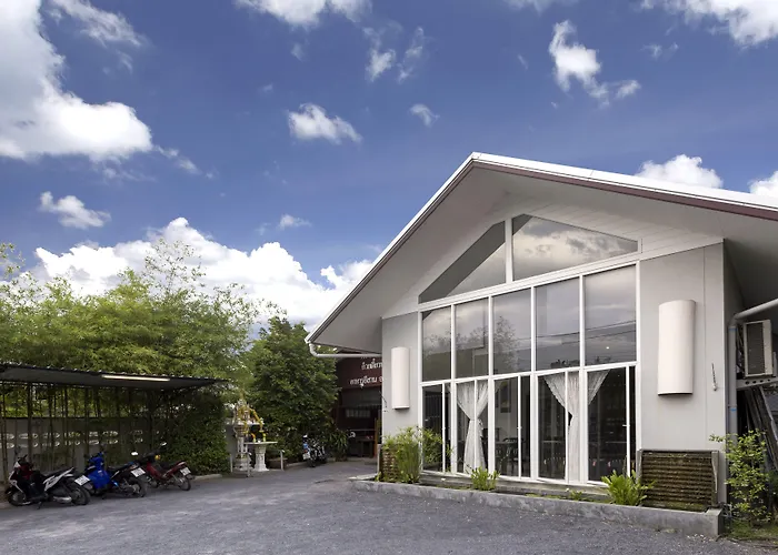 The Lantern Hostel And Spa