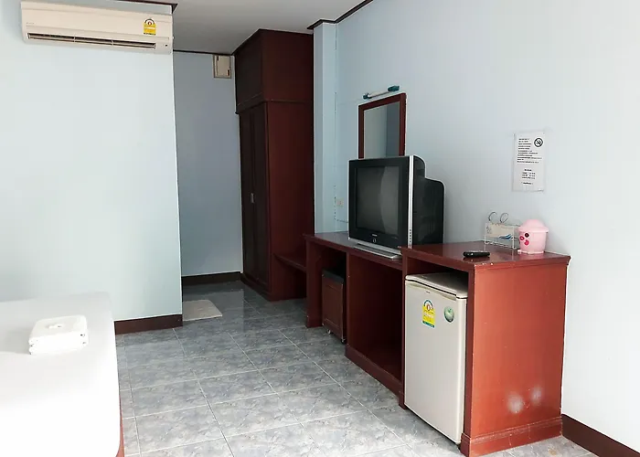 โรงแรมฟ้าพราวฝน Fah Proud Fon Hotel