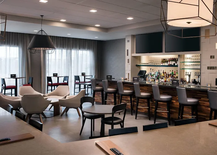 Courtyard By Marriott Pullman