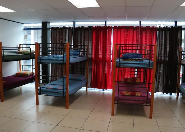 Mahana Lodge Hostel & Backpacker