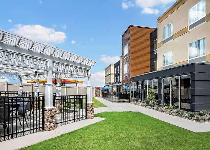 Fairfield Inn & Suites Van Canton Area