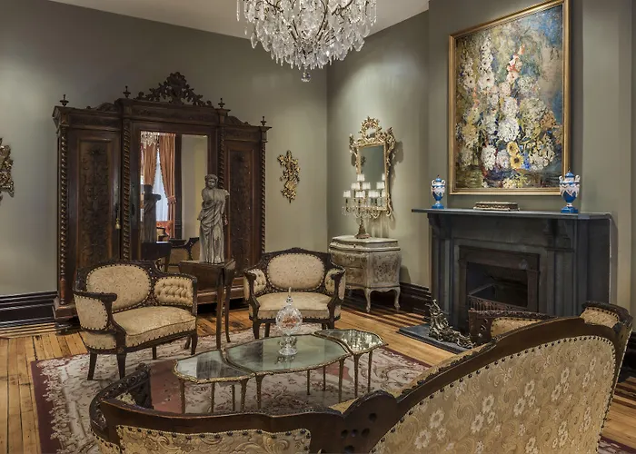 Luxury hotel only: The Inn At 97 Winder