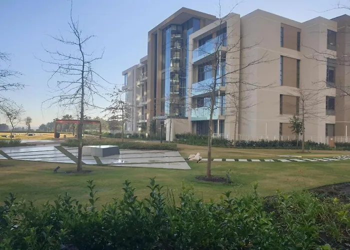 Menlyn Maine s