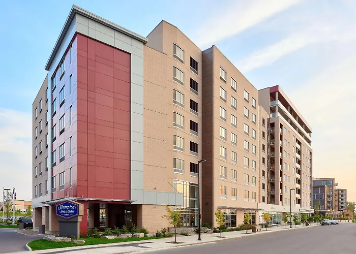 Family resorts Hampton Inn & Suites By Hilton Quebec City Levis