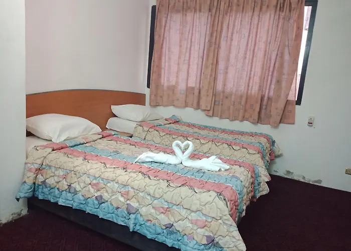 Hostel: Invitation Hotel