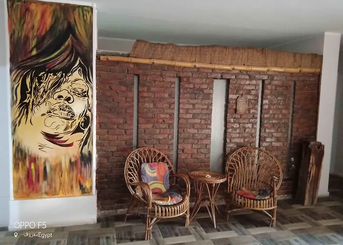 Hostel: Invitation Hotel