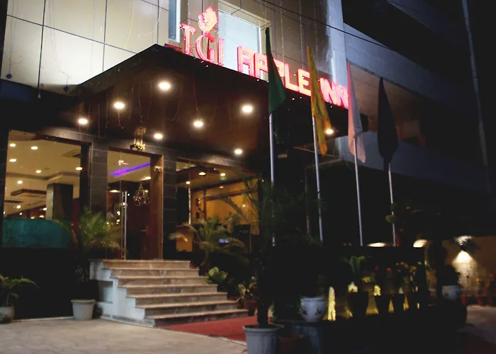 Tgi Apple Inn
