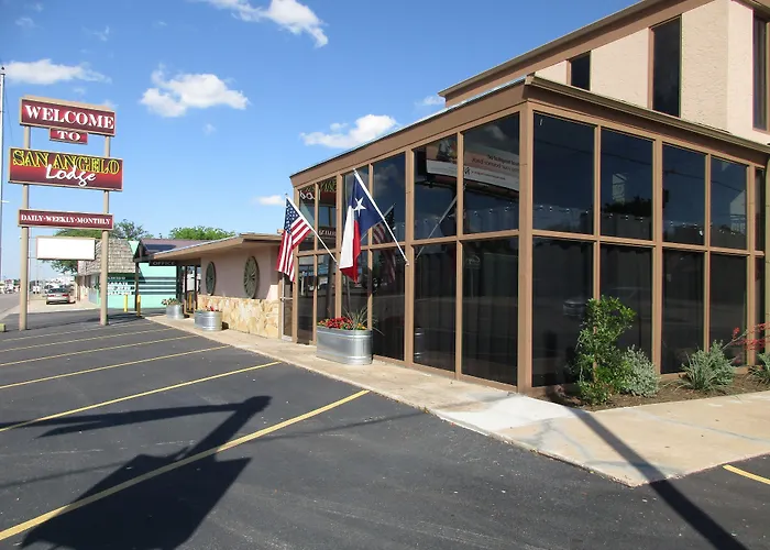 Dog friendly hotels San Angelo