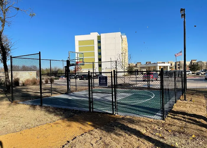 Pet Friendly hotel: Home2 Suites By Hilton Plano Richardson