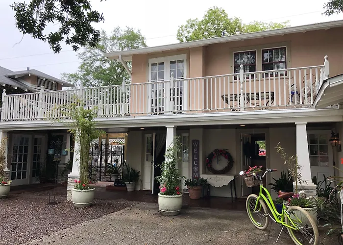 Park Place Inn And Cottages