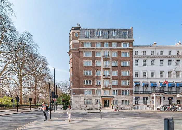 Fountain House Apartments - Hyde Park,