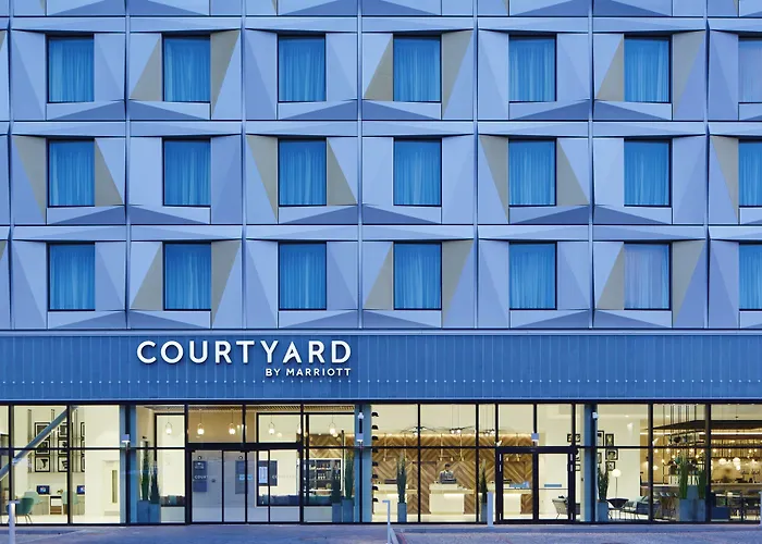 Family Hotel: Courtyard By Marriott Luton Airport
