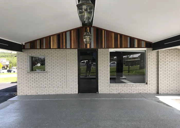 Rodeway Inn Calhoun South