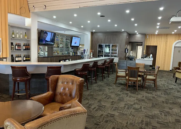 Сity center hotels Medicine Hat Inn & Suites