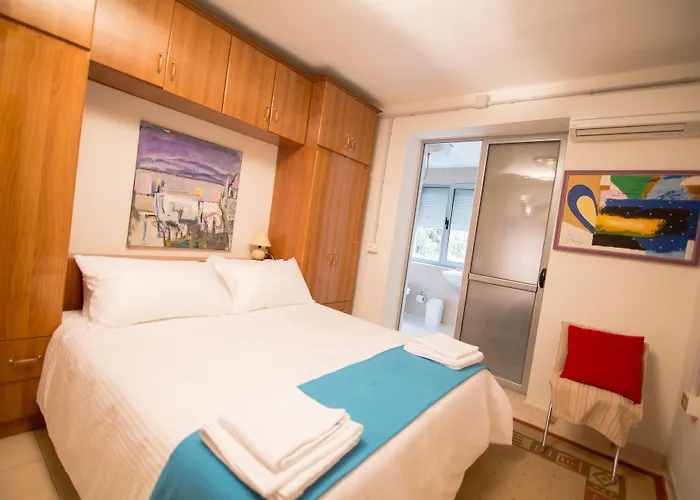 B&B Artistic Tirana