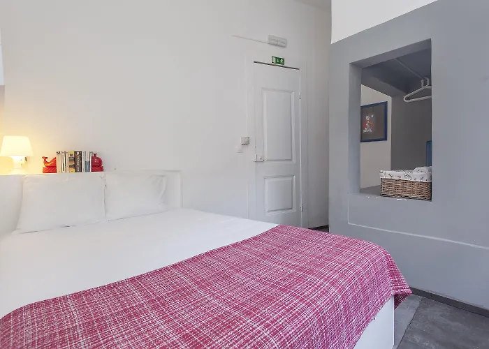 Hotel perto da faculdade: 5 Sins Chiado Hostel