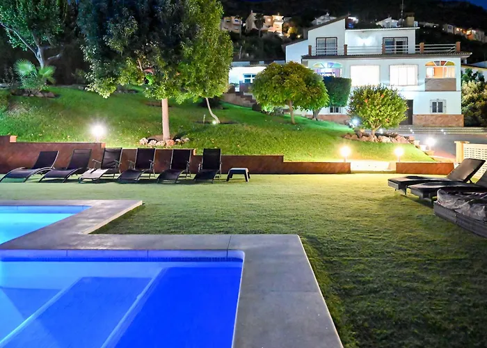 Villa Peralta, Heated And Private Pool ,Near Beach And Golf !