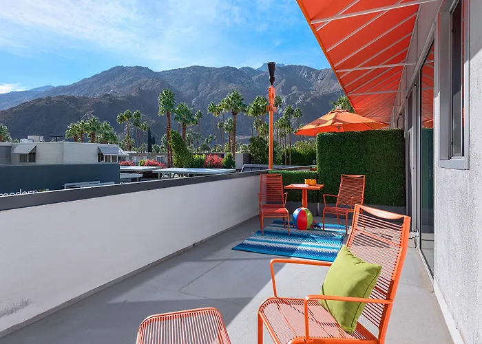 Hotels Close to Airport Twist Palm Springs