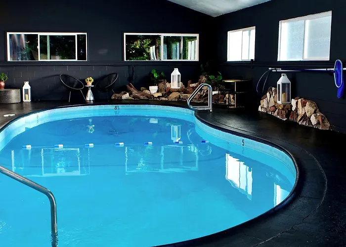 Sierra Blue Hotel & Swim Club