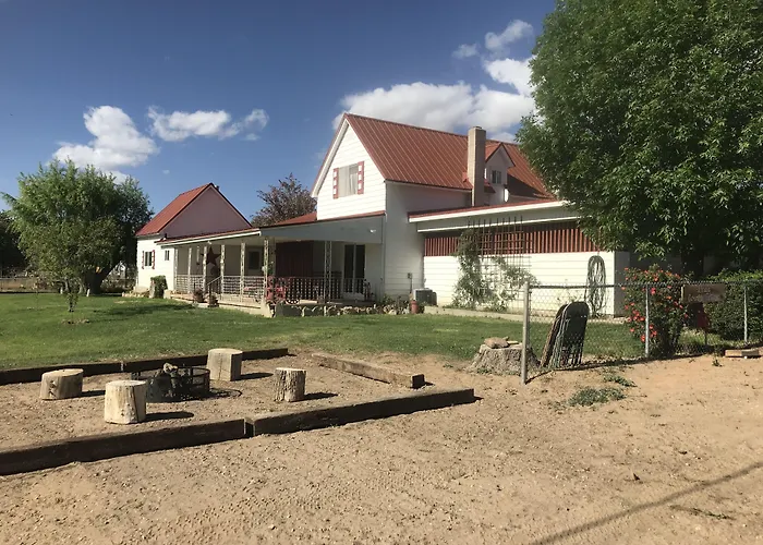 Cowboy Country Inn