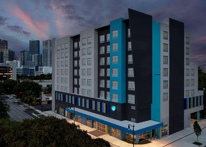 Hotel near College: Tru By Hilton Miami West Brickell
