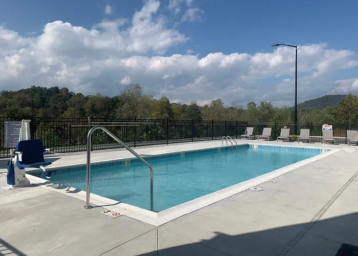 Holiday Inn Express & Suites - Marion By Ihg
