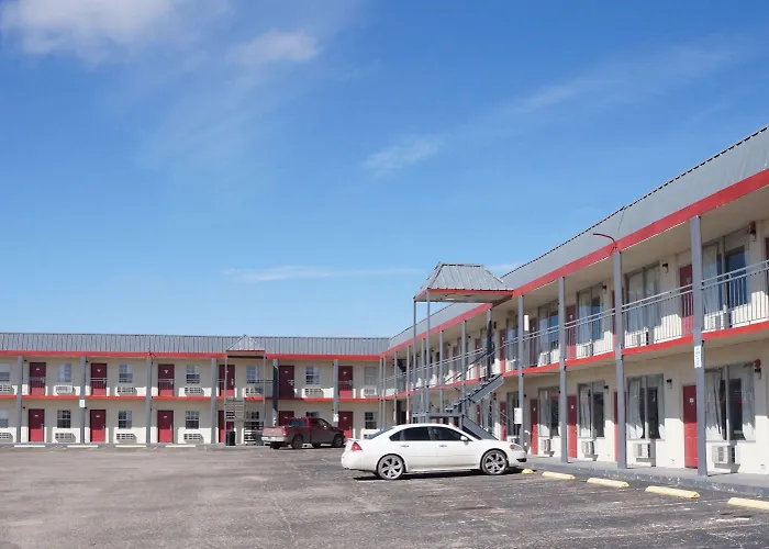 Motel: Super 7 Inn