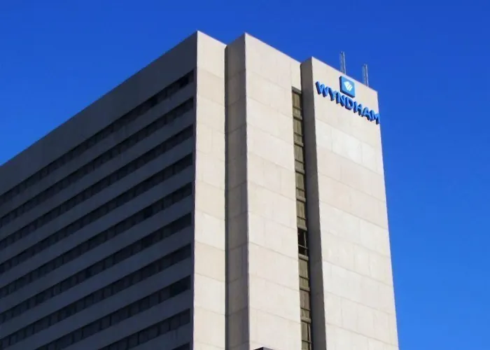 4 star hotel: Wyndham Houston West Energy Corridor