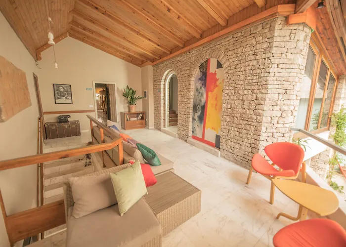 The Hostels Mosaic Home