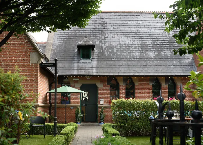 Resort: Schoolhouse Hotel