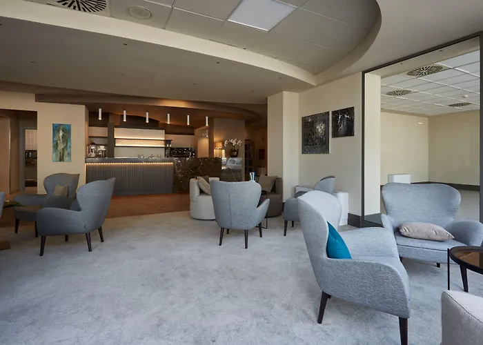Dc Hotel International