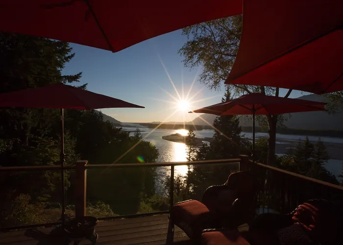 Fraser River'S Edge B&B Lodge