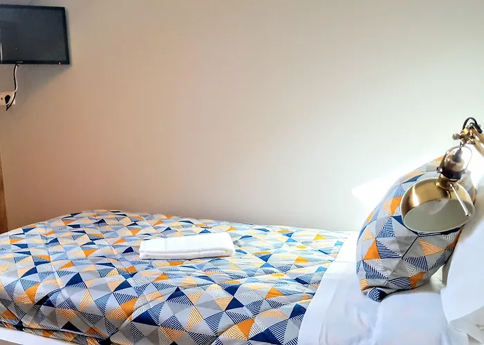 B&B only: Cool Guesthouse