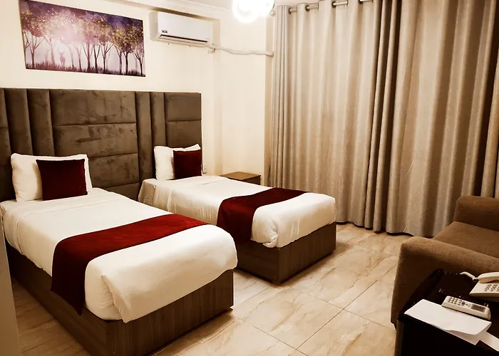 Golden Plaza Hotel